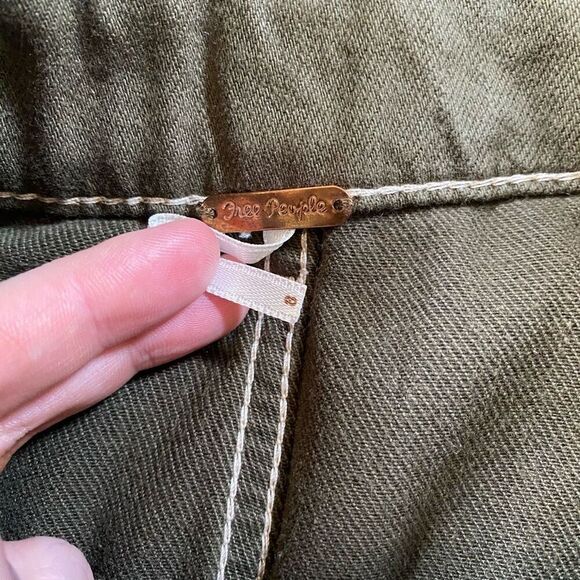 Free People "SPLENDOR IN THE GRASS" denim mini skirt, paper bag waist, sz 8 - Picture 4 of 6